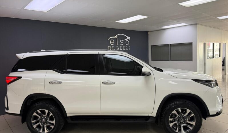 
								2025 Toyota Fortuner 2.4GD-6 R/B Auto full									