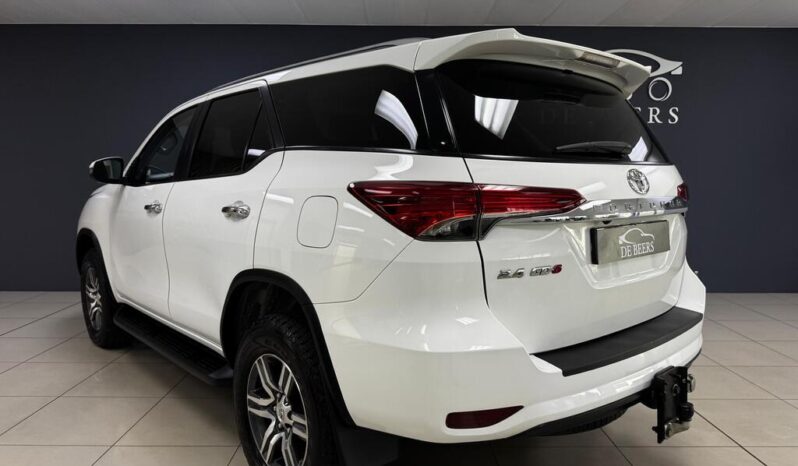 
								2019 Toyota Fortuner 2.4GD-6 R/B Auto full									