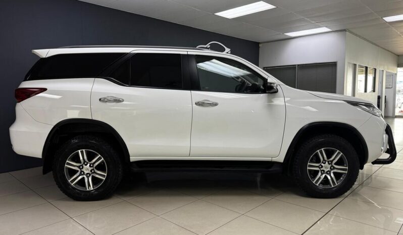 
								2019 Toyota Fortuner 2.4GD-6 R/B Auto full									