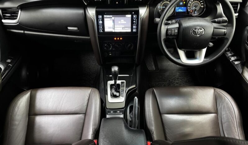 
								2019 Toyota Fortuner 2.4GD-6 R/B Auto full									