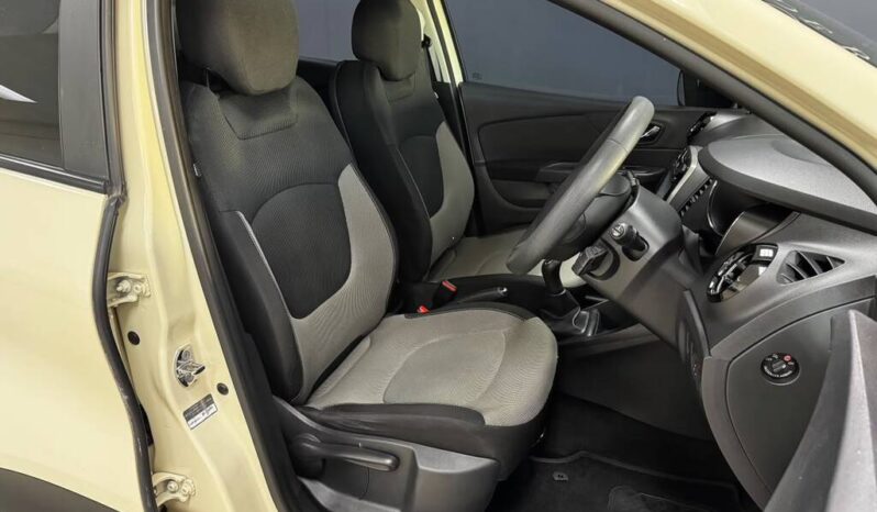 
								2017 Renault Captur 900T Expression 5dr (66kw) full									