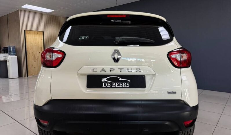 
								2017 Renault Captur 900T Expression 5dr (66kw) full									