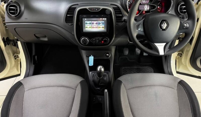 
								2017 Renault Captur 900T Expression 5dr (66kw) full									