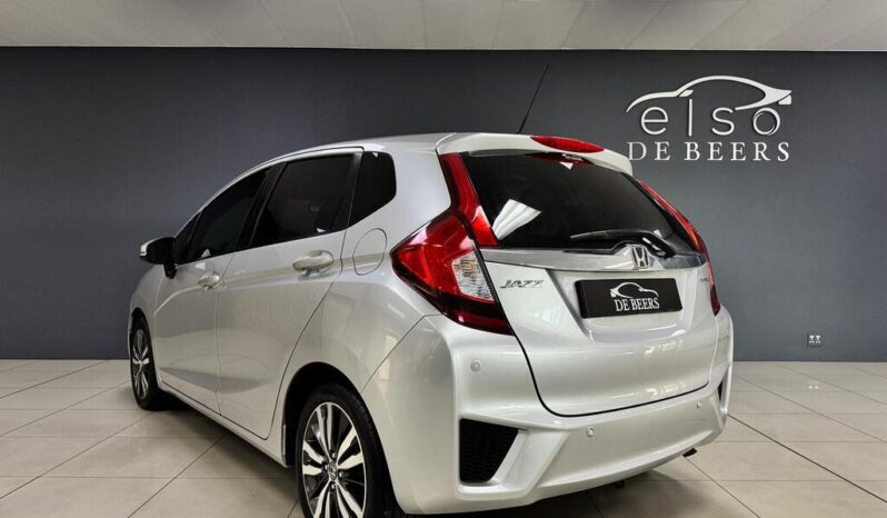
								2016 Honda Jazz 1.5 Dynamic full									