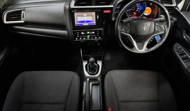 
								2016 Honda Jazz 1.5 Dynamic full									