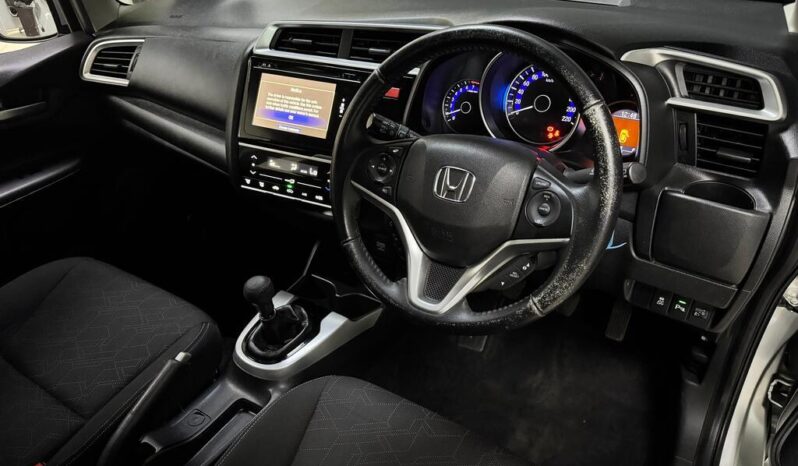 
								2016 Honda Jazz 1.5 Dynamic full									