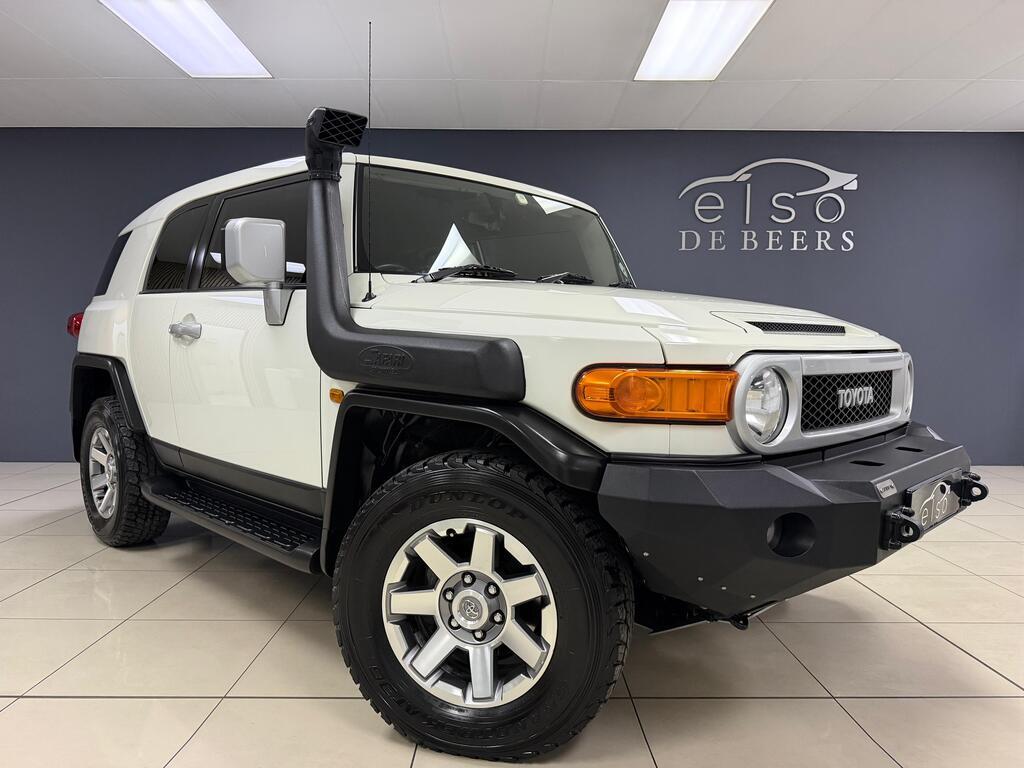 2017 Toyota Land Cruiser FJ 4.0 V6 Cruiser