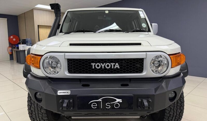 
								2017 Toyota Land Cruiser FJ 4.0 V6 Cruiser full									