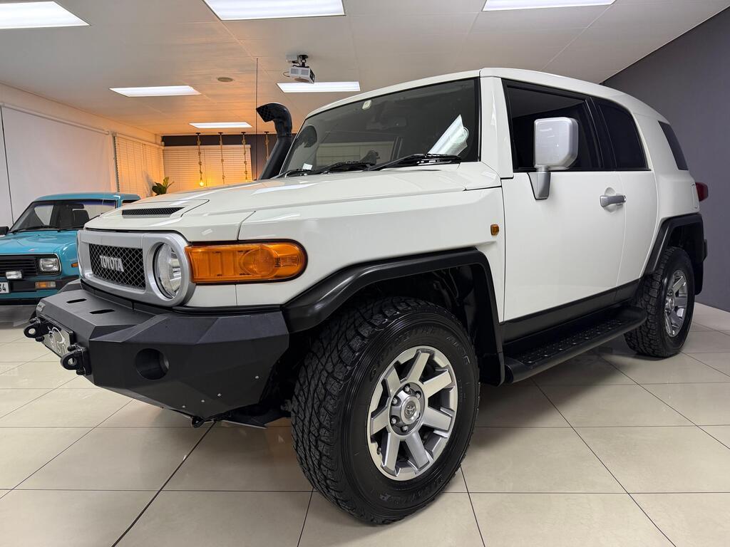 2017 Toyota Land Cruiser FJ 4.0 V6 Cruiser