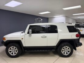 2017 Toyota Land Cruiser FJ 4.0 V6 Cruiser