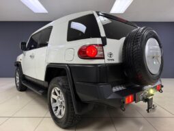 
										2017 Toyota Land Cruiser FJ 4.0 V6 Cruiser full									