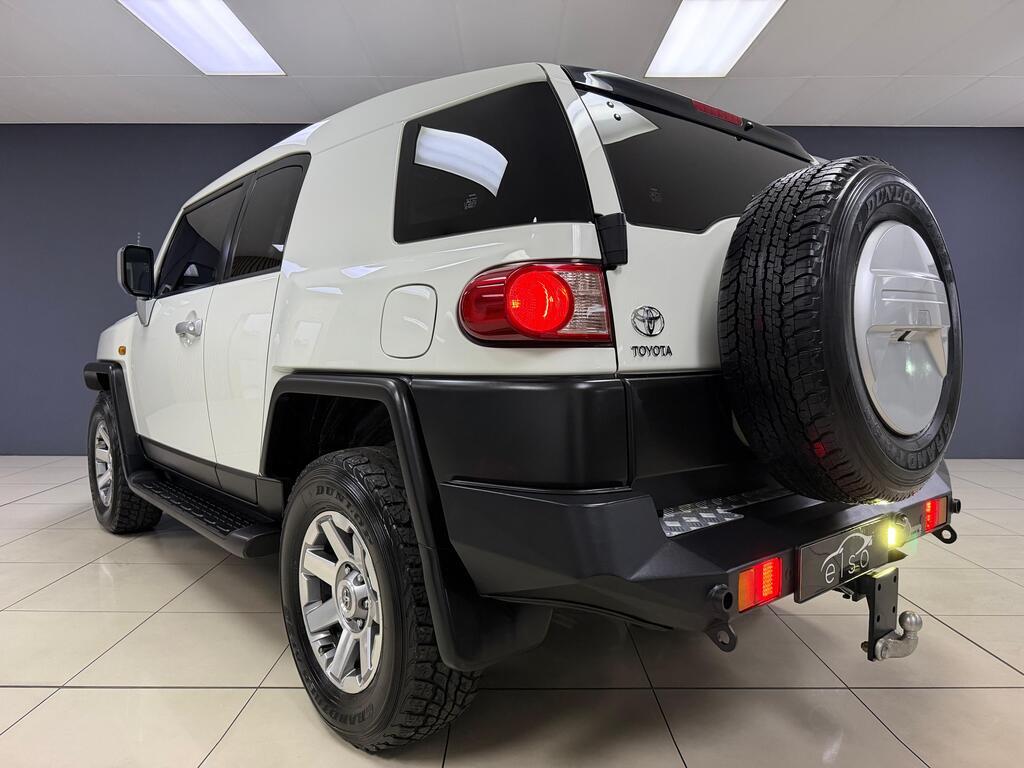 2017 Toyota Land Cruiser FJ 4.0 V6 Cruiser