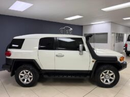 
										2017 Toyota Land Cruiser FJ 4.0 V6 Cruiser full									