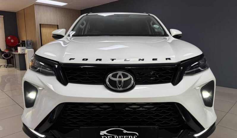 
								2025 Toyota Fortuner 2.4GD-6 4X4 Auto full									