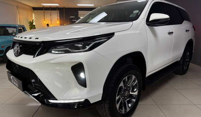 
								2025 Toyota Fortuner 2.4GD-6 4X4 Auto full									