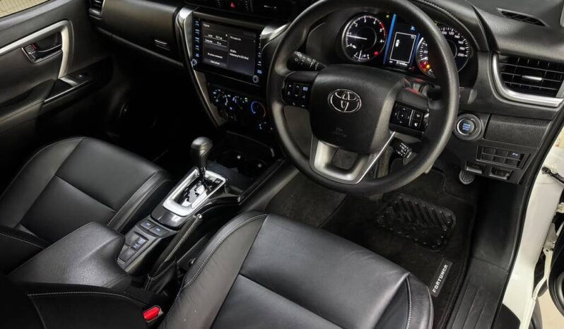 
								2025 Toyota Fortuner 2.4GD-6 4X4 Auto full									
