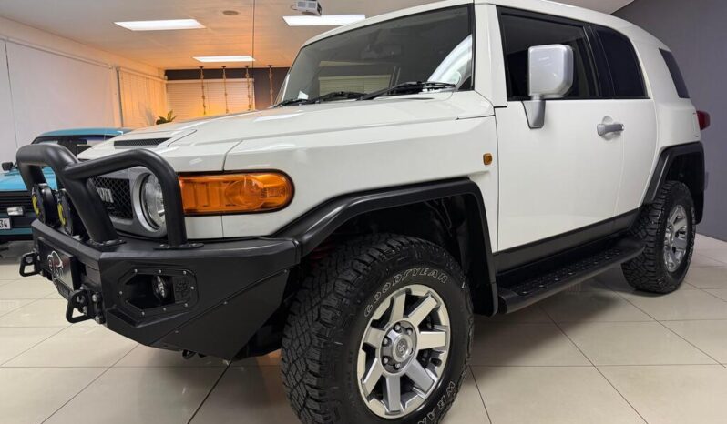 
								2020 Toyota Land Cruiser FJ 4.0 V6 Cruiser full									