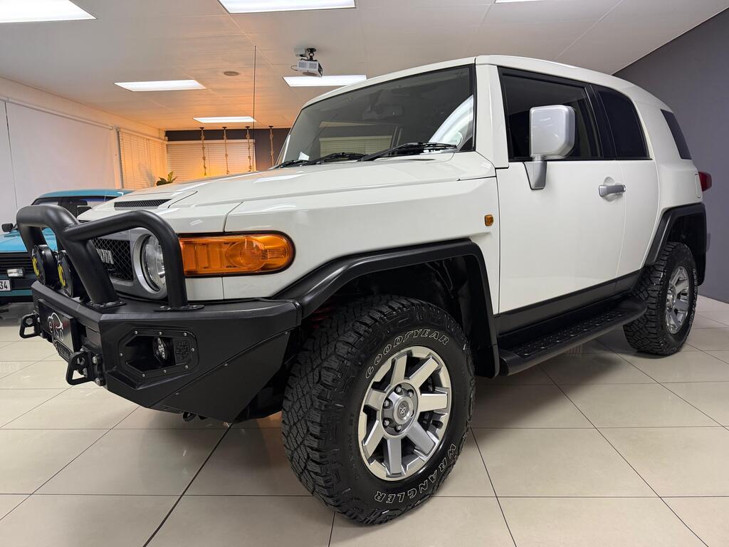 2020 Toyota Land Cruiser FJ 4.0 V6 Cruiser