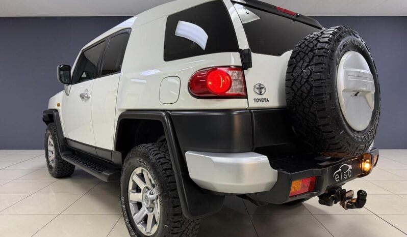 
								2020 Toyota Land Cruiser FJ 4.0 V6 Cruiser full									