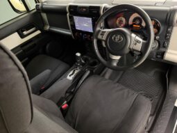 
										2020 Toyota Land Cruiser FJ 4.0 V6 Cruiser full									