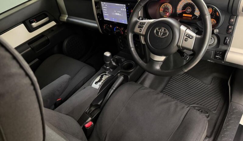
								2020 Toyota Land Cruiser FJ 4.0 V6 Cruiser full									