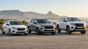 Illustration of a hatchback, SUV and double-cab bakkie with Cape Town mountains behind them