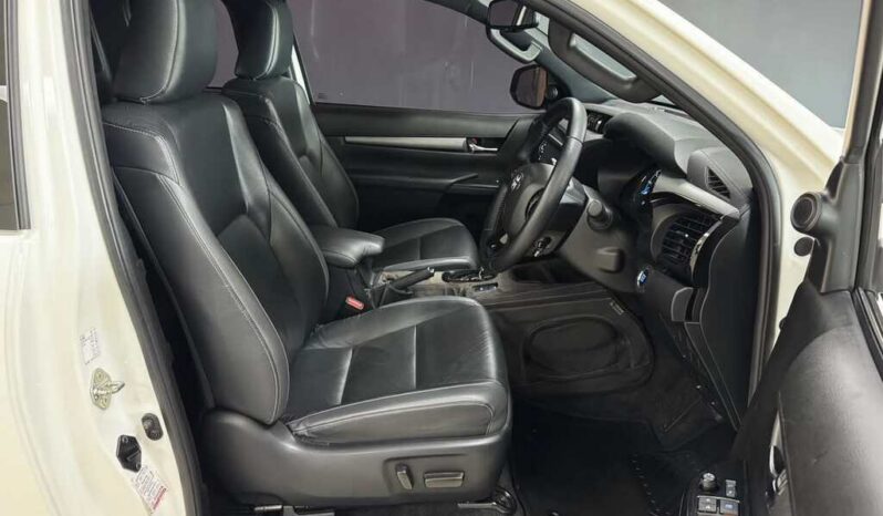 
								2023 Toyota Hilux 2.8 GD-6 Rb Legend 4X4 Auto P/U E/cab full									