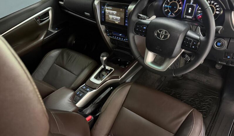 
								2018 Toyota Fortuner 2.8GD-6 R/B Auto full									