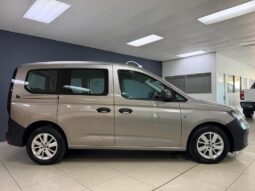 
										2023 Volkswagen Caddy Kombi 1.6i (7 Seat) full									